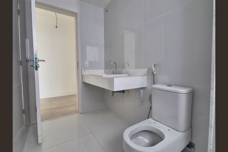 Apartamento à venda com 384m², 4 quartos e 4 vagas Apartamento à venda com 384m², 4 quartos e 4 vagasBanheiro da Suíte 4