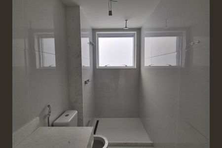 Apartamento à venda com 384m², 4 quartos e 4 vagas Apartamento à venda com 384m², 4 quartos e 4 vagasBanheiro da Suíte 4