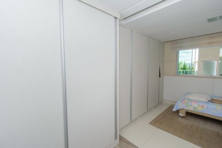 Casa à venda com 392m², 4 quartos e 8 vagasSuíte 1