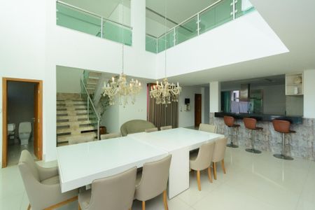 Sala de casa à venda com 4 quartos, 392m² em Jardim Riacho das Pedras, Contagem