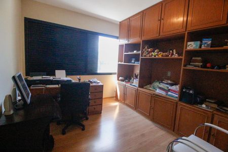Apartamento à venda com 185m², 4 quartos e 3 vagasQuarto 1
