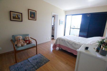 Apartamento à venda com 185m², 4 quartos e 3 vagasSuíte