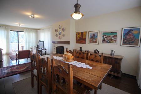 Apartamento à venda com 185m², 4 quartos e 3 vagasSala