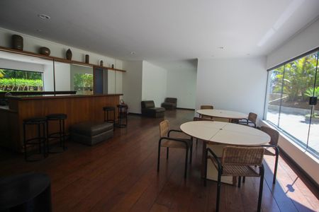 Apartamento à venda com 185m², 4 quartos e 3 vagasÁrea comum - Salão de festas