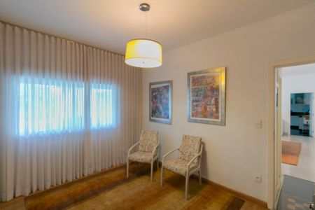 Casa para alugar com 350m², 4 quartos e 4 vagas Casa para alugar com 350m², 4 quartos e 4 vagasQuarto