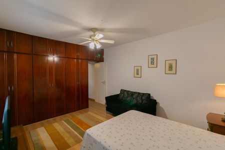 Casa para alugar com 350m², 4 quartos e 4 vagas Casa para alugar com 350m², 4 quartos e 4 vagasSuíte 3