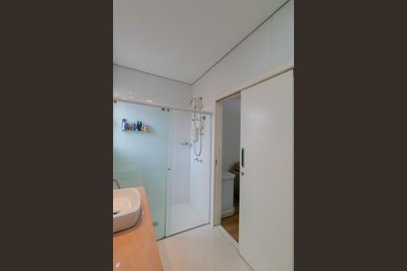 Casa para alugar com 350m², 4 quartos e 4 vagas Casa para alugar com 350m², 4 quartos e 4 vagasBanheiro da Suíte 2