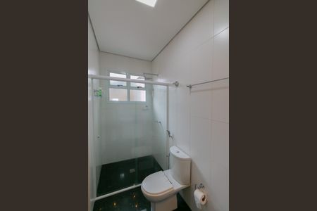 Casa para alugar com 350m², 4 quartos e 4 vagas Casa para alugar com 350m², 4 quartos e 4 vagasBanheiro da Suíte 1