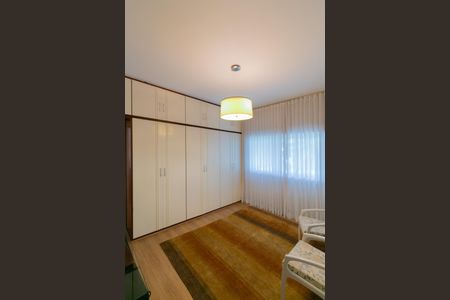 Casa para alugar com 350m², 4 quartos e 4 vagas Casa para alugar com 350m², 4 quartos e 4 vagasQuarto