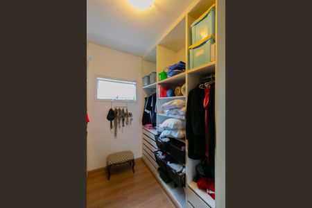 Casa para alugar com 350m², 4 quartos e 4 vagas Casa para alugar com 350m², 4 quartos e 4 vagasSuíte 2