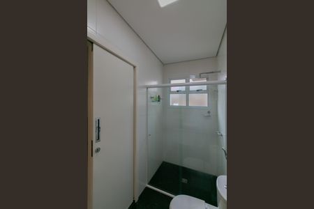 Casa para alugar com 350m², 4 quartos e 4 vagas Casa para alugar com 350m², 4 quartos e 4 vagasBanheiro da Suíte 1