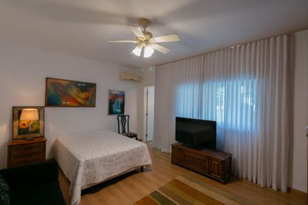 Casa para alugar com 350m², 4 quartos e 4 vagas Casa para alugar com 350m², 4 quartos e 4 vagasSuíte 3