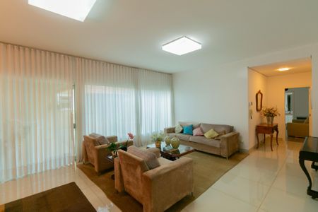 Sala de casa para alugar com 4 quartos, 350m² em Jardim Atlântico, Belo Horizonte