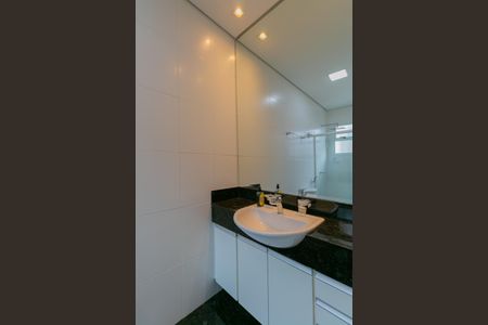 Casa para alugar com 350m², 4 quartos e 4 vagas Casa para alugar com 350m², 4 quartos e 4 vagasBanheiro da Suíte 1