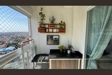 Apartamento à venda com 52m², 2 quartos e 1 vaga Apartamento à venda com 52m², 2 quartos e 1 vagaVaranda