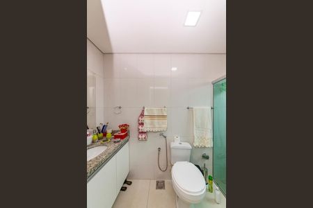 Apartamento à venda com 133m², 2 quartos e 2 vagas Apartamento à venda com 133m², 2 quartos e 2 vagasBanheiro da Suíte