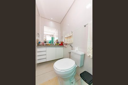 Apartamento à venda com 133m², 2 quartos e 2 vagas Apartamento à venda com 133m², 2 quartos e 2 vagasBanheiro da Suíte