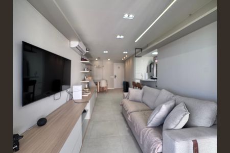 Sala de apartamento à venda com 2 quartos, 80m² em Barra da Tijuca, Rio de Janeiro