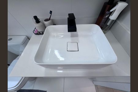 Apartamento à venda com 80m², 2 quartos e 1 vagaSuíte - Banheiro