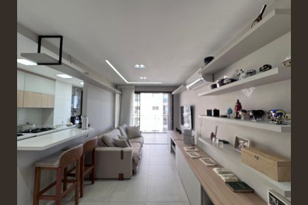 Sala de apartamento à venda com 2 quartos, 80m² em Barra da Tijuca, Rio de Janeiro