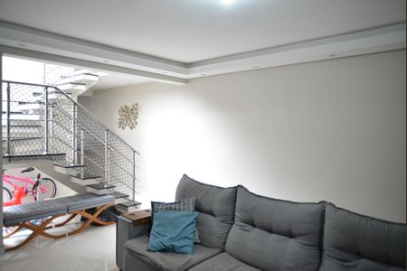 Casa à venda com 240m², 3 quartos e 5 vagasSala