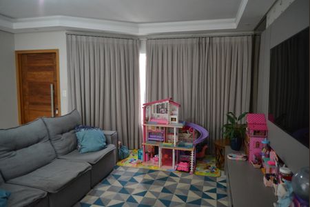 Casa à venda com 240m², 3 quartos e 5 vagasSala