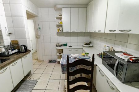 Casa para alugar com 110m², 3 quartos e 2 vagasCozinha 