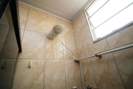 Banheiro de apartamento à venda com 1 quarto, 65m² em Olaria, Rio de Janeiro