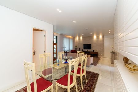 Apartamento à venda com 136m², 4 quartos e 3 vagasSala