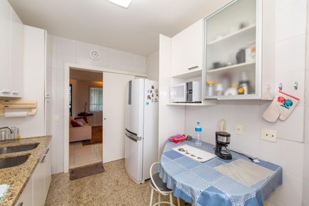 Apartamento à venda com 136m², 4 quartos e 3 vagasCozinha
