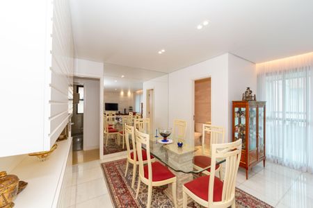 Apartamento à venda com 136m², 4 quartos e 3 vagasSala