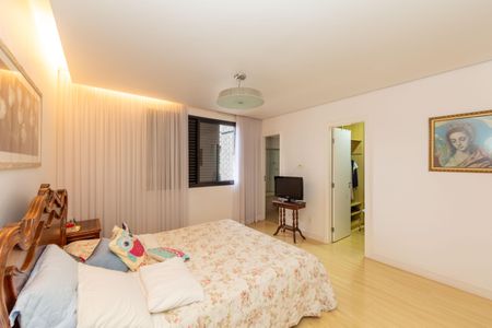 Apartamento à venda com 136m², 4 quartos e 3 vagasQuarto 3