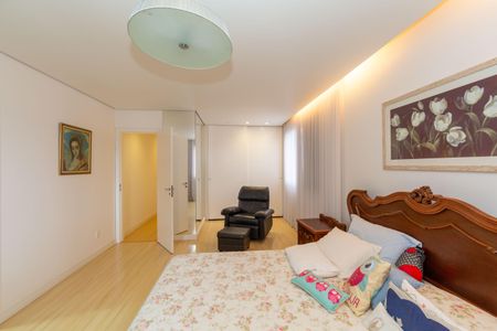 Apartamento à venda com 136m², 4 quartos e 3 vagasQuarto 3