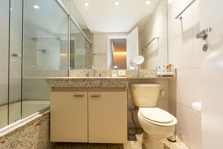 Apartamento à venda com 136m², 4 quartos e 3 vagasBanheiro Social 2