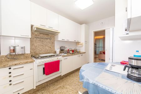 Apartamento à venda com 136m², 4 quartos e 3 vagasCozinha