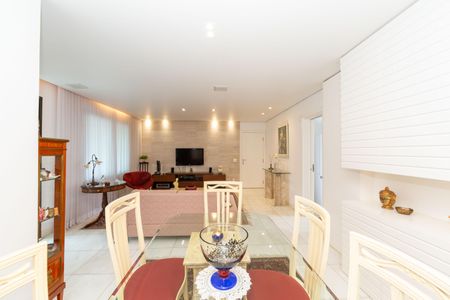 Sala de apartamento à venda com 4 quartos, 136m² em Belvedere, Belo Horizonte