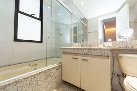 Apartamento à venda com 136m², 4 quartos e 3 vagasBanheiro Social 2