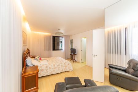 Apartamento à venda com 136m², 4 quartos e 3 vagasQuarto 3