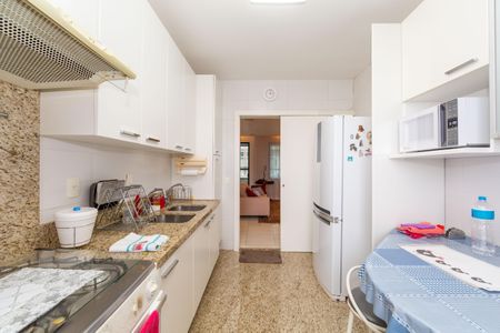 Apartamento à venda com 136m², 4 quartos e 3 vagasCozinha