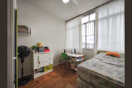 Apartamento à venda com 136m², 4 quartos e 1 vagaQuarto 2