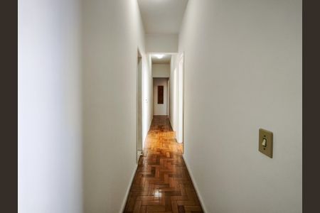 Apartamento à venda com 136m², 4 quartos e 1 vagaCorredor