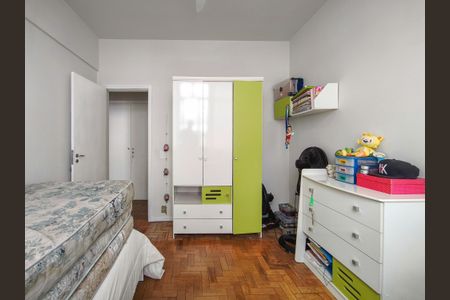 Apartamento à venda com 136m², 4 quartos e 1 vagaQuarto 2