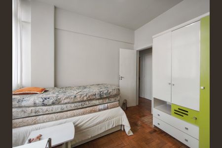 Apartamento à venda com 136m², 4 quartos e 1 vagaQuarto 2