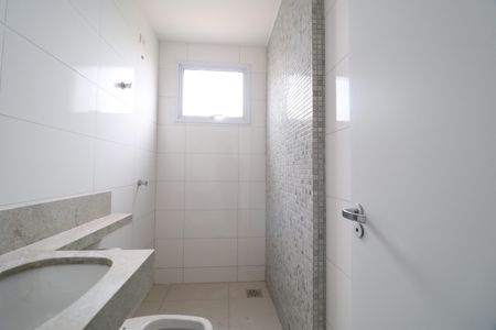 Apartamento para alugar com 137m², 3 quartos e 2 vagasBanheiro do Quarto 2