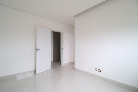 Apartamento para alugar com 137m², 3 quartos e 2 vagasQuarto 2 - Suíte