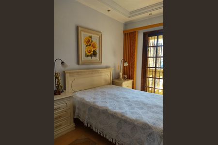 Casa à venda com 3 quartos, 200m² em Parque Tomas Saraiva, São Paulo