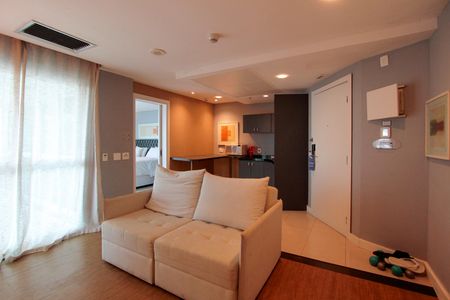 Sala de apartamento à venda com 1 quarto, 60m² em Barra da Tijuca, Rio de Janeiro