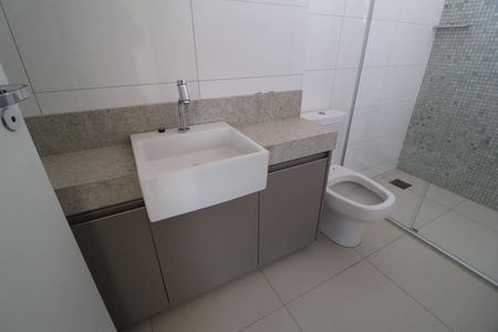 Apartamento para alugar com 137m², 3 quartos e 2 vagasBanheiro do Quarto 1
