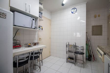 Apartamento à venda com 120m², 3 quartos e 2 vagas Apartamento à venda com 120m², 3 quartos e 2 vagasCozinha