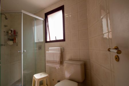 Apartamento à venda com 120m², 3 quartos e 2 vagas Apartamento à venda com 120m², 3 quartos e 2 vagasBanheiro da Suíte